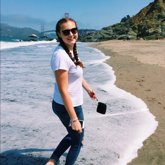 Meet your Posher, Gillian - Picture 2 of 2